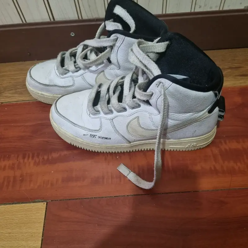 Zapatillas deportivas blancas de caña alta Nike