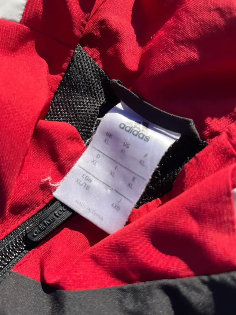 Chaqueta deportiva Adidas AC Milan negra y roja - 2