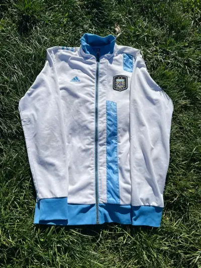 Chaqueta deportiva Adidas Argentina blanca y celeste - miniatura 1