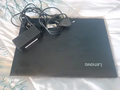Laptop Lenovo Core i5 con 8GB RAM y SSD - miniatura 3