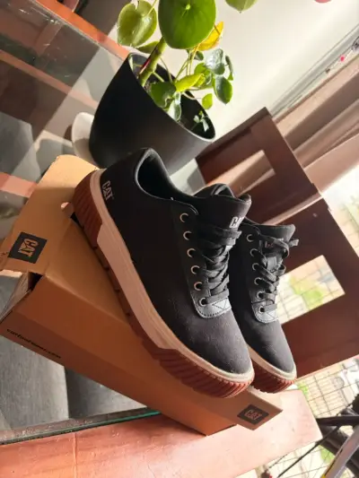 Zapatillas negras CAT mujer   con suela de goma - miniatura 1