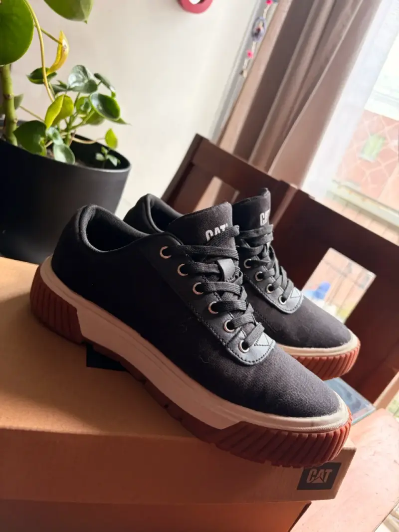 Zapatillas negras CAT mujer   con suela de goma - 4
