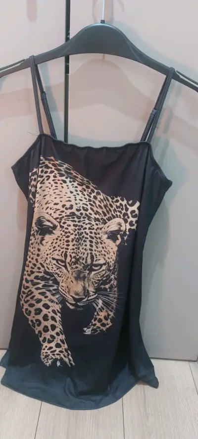 Vestido negro con estampado de leopardo/solera - miniatura 1