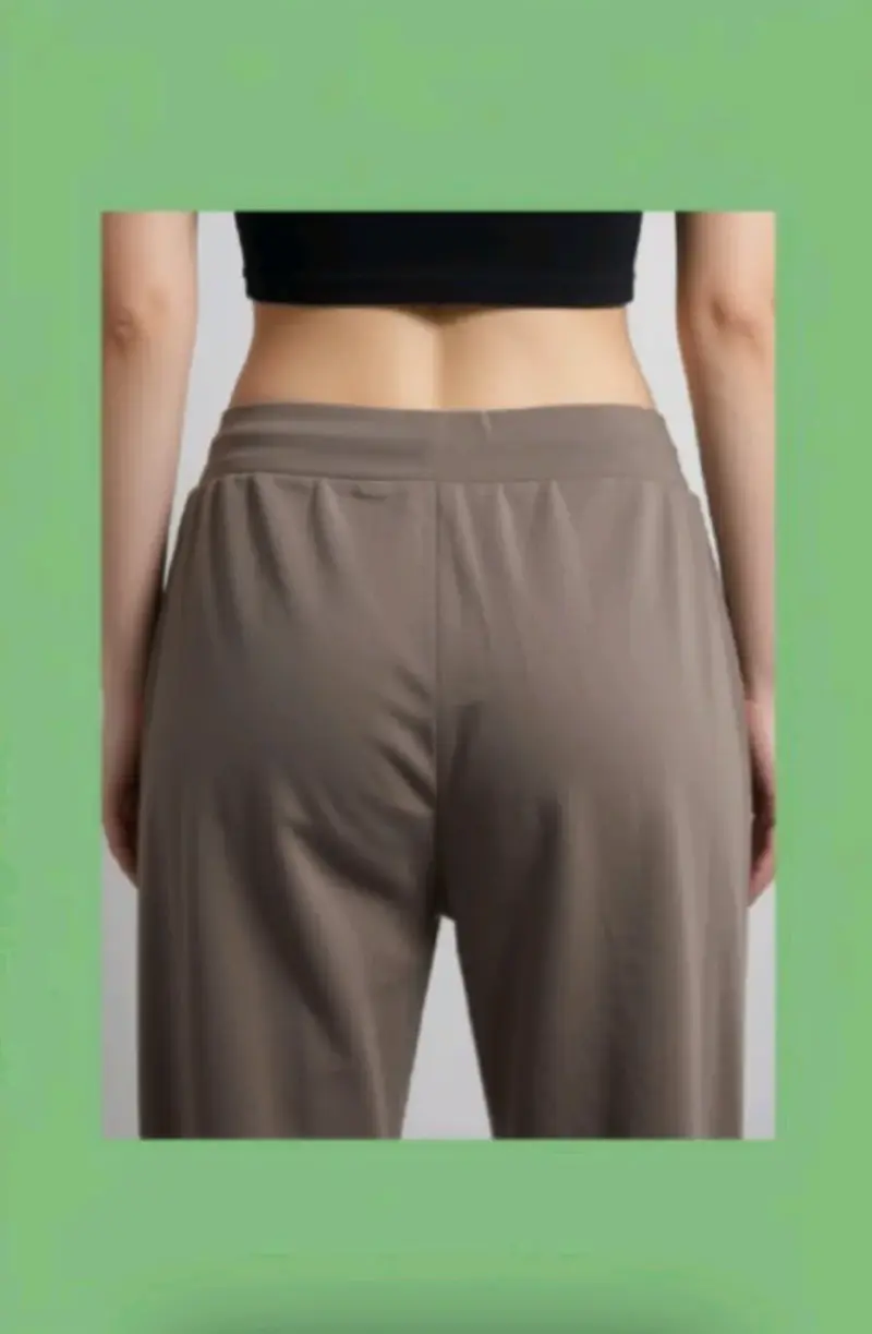 Conjunto deportivo marrón con top cruzado y pantalón - 3