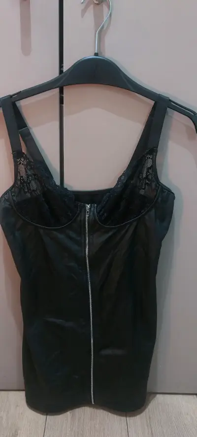Vestido negro corto/tipo baby doll - miniatura 1