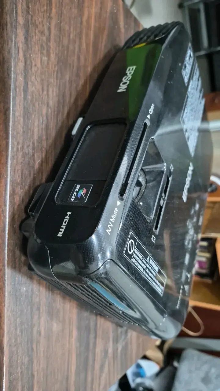 Proyector Epson PowerLite S18+ en buen estado - 2