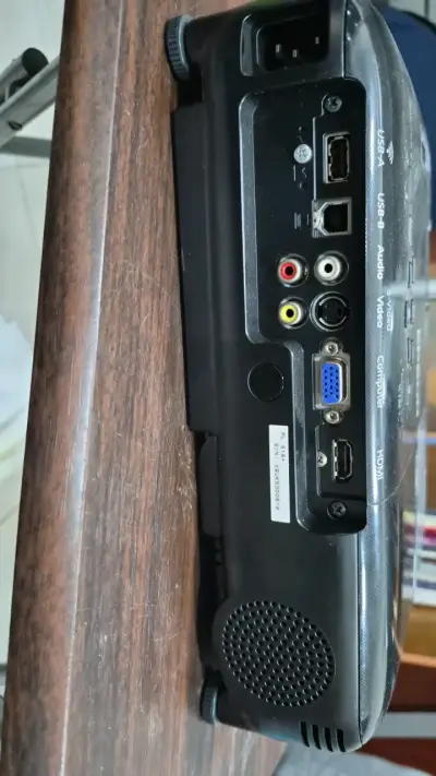 Proyector Epson PowerLite S18+ en buen estado - miniatura 3