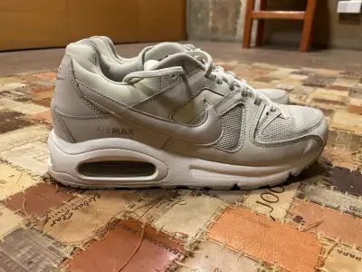 Zapatillas Nike Air Max blancas para hombre - miniatura 1