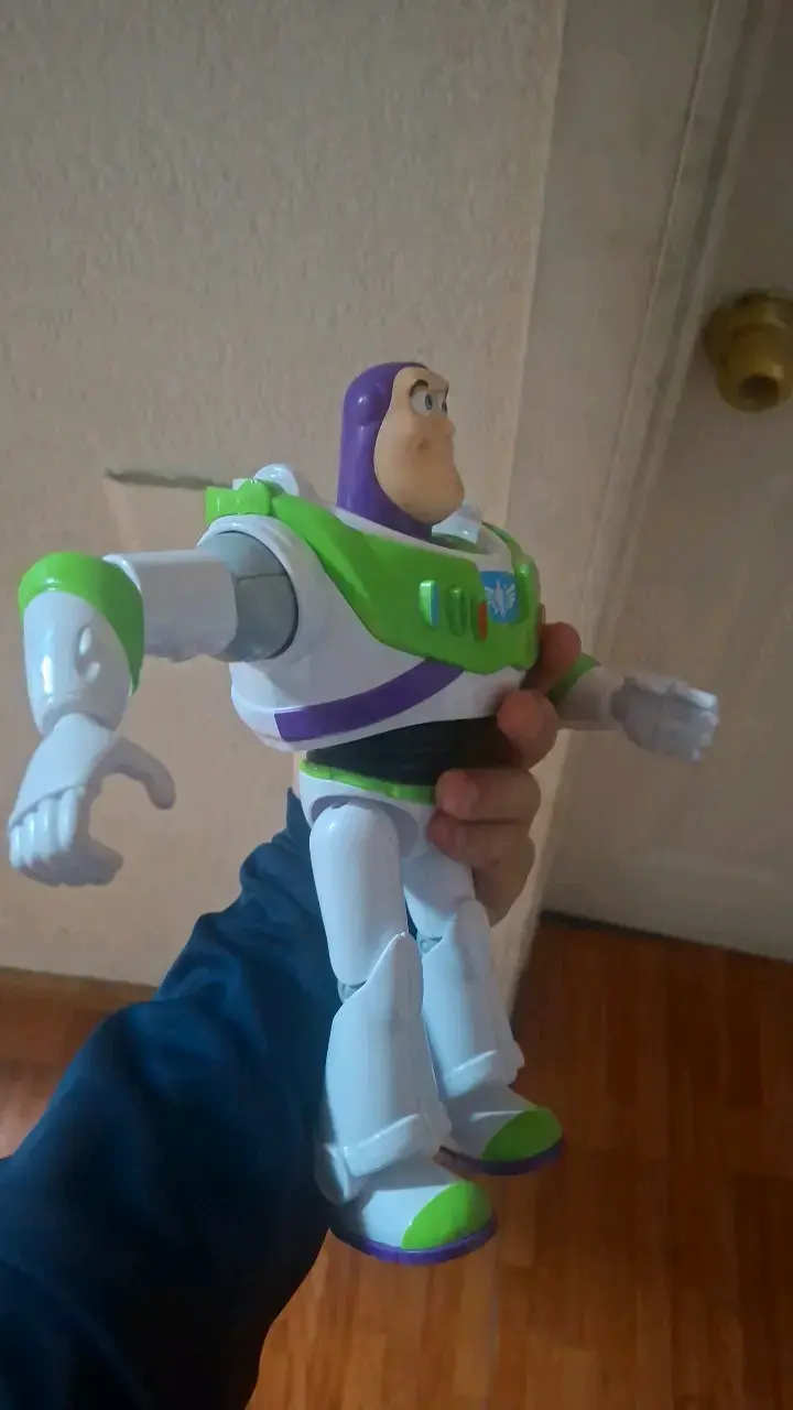 Figura de acción Buzz Lightyear de Toy Story - 4