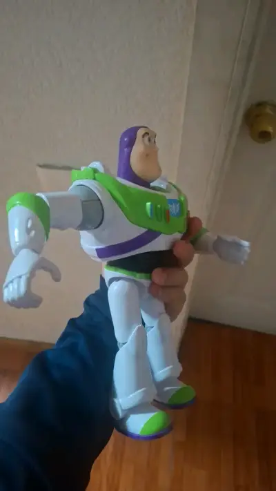 Figura de acción Buzz Lightyear de Toy Story - miniatura 4