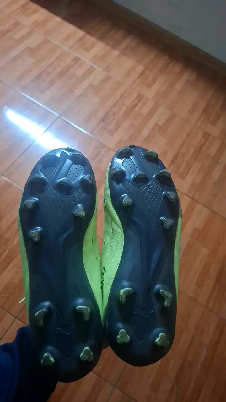 Botines de fútbol verde para hombre - 3