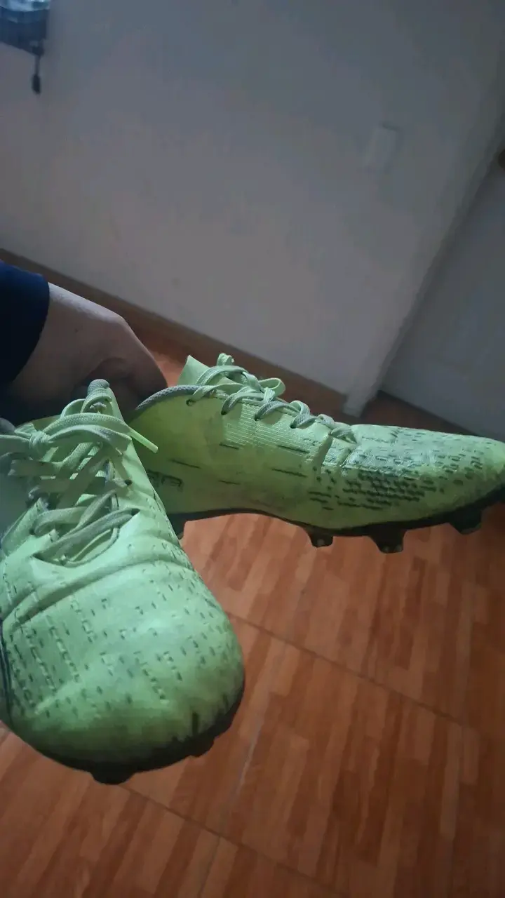Botines de fútbol verde para hombre - 5