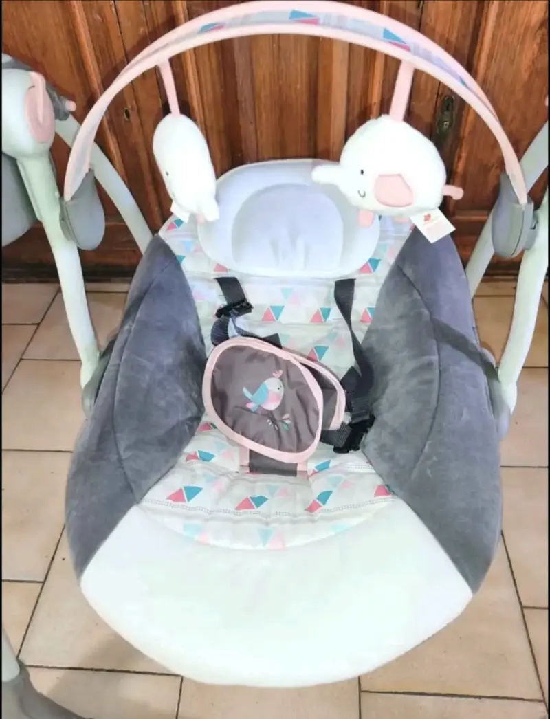 Silla mesedora portátil marca Mastela - 2
