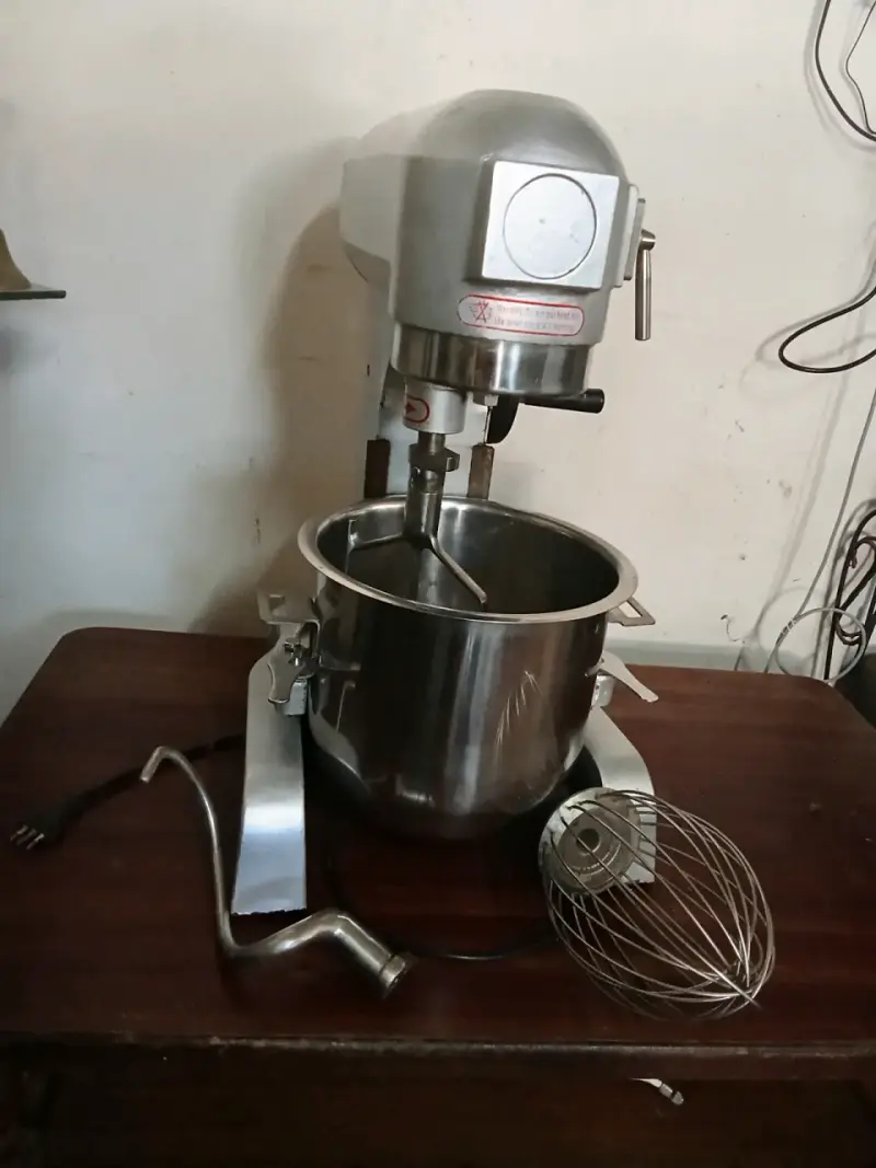 Batidora industrial de alimentos modelo B10A - 3
