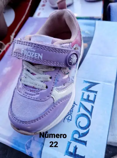 Zapatillas infantiles con diseño de personajes, número 22 - miniatura 3