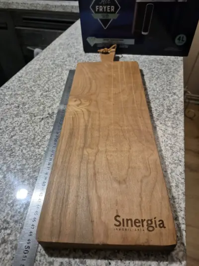 Tabla de cortar de madera nueva - miniatura 1