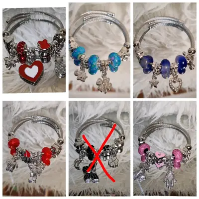Pulsera de dijes ajustable con charms coloridos - miniatura 2