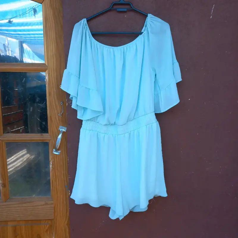 Vestido de encaje negro elegante para mujer - 1