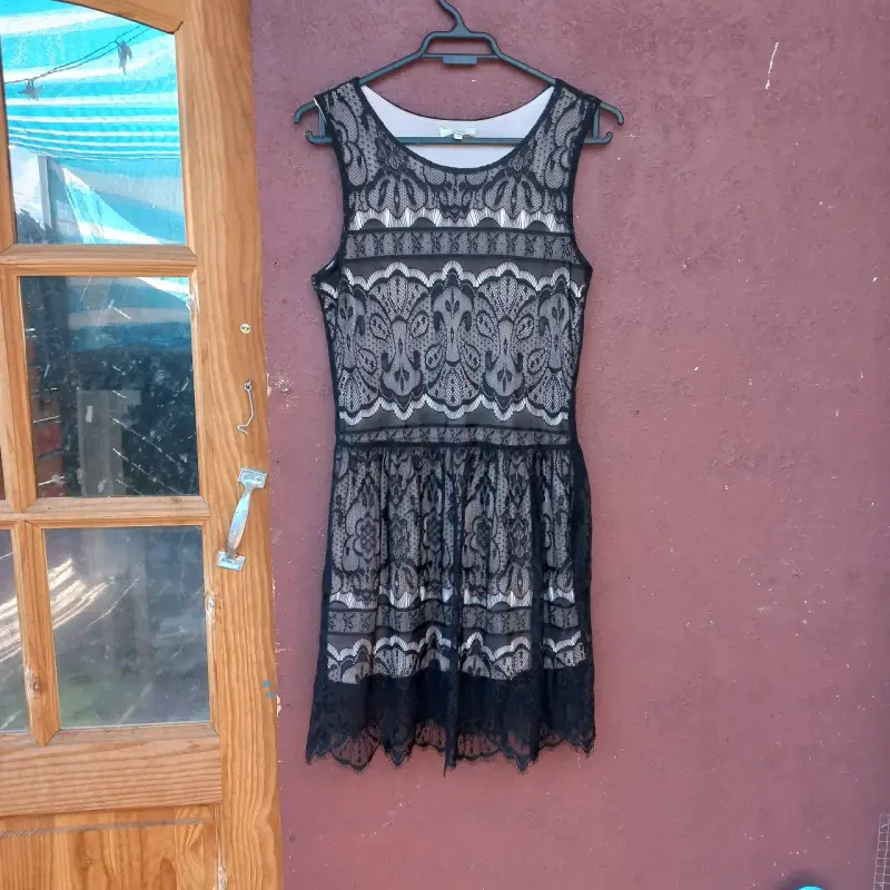 Vestido de encaje negro elegante para mujer - 3