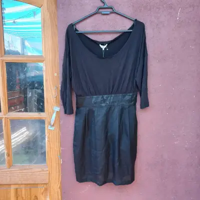 Vestido de encaje negro elegante para mujer - miniatura 5