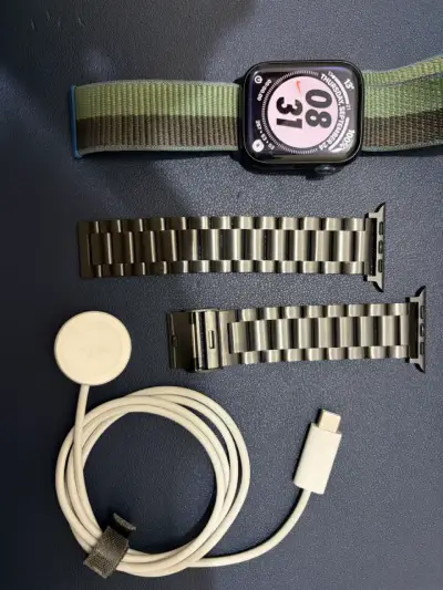 Apple Watch Series 7 con correas intercambiables - miniatura 3