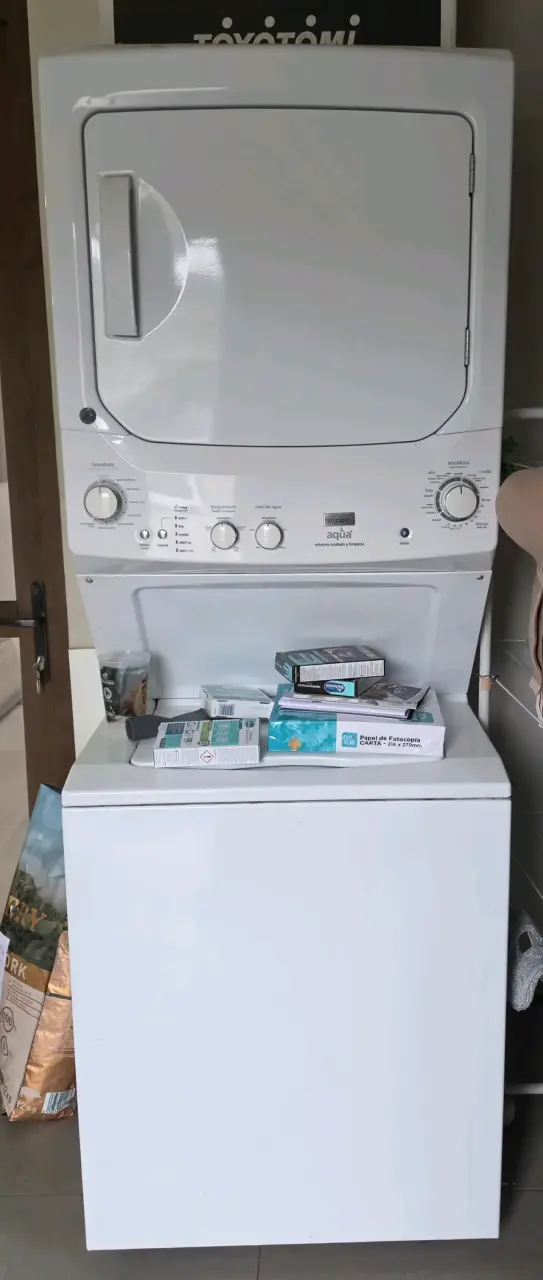 Lavadora y secadora Mabe Aqua en buen estado