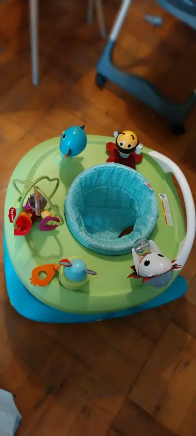 Centro de actividades para bebé con juguetes interactivos - miniatura 1