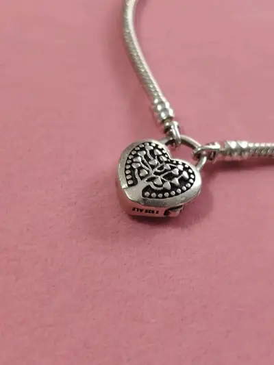 Pulsera de plata con dije de corazón - miniatura 2