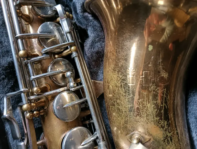 Saxofón Alto Vito Taiwanés en Buen Estado - 3