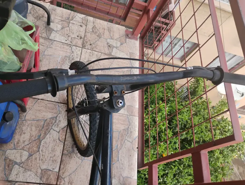 Bicicleta BMX negra en buen estado - 4