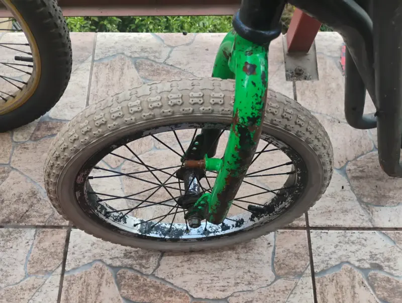 Scooter de equilibrio para niños en buen estado - 3