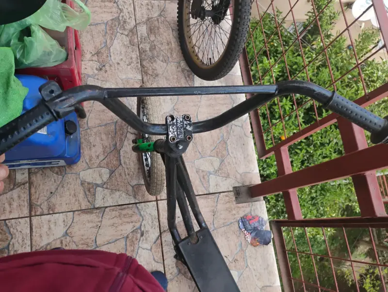 Scooter de equilibrio para niños en buen estado - 4