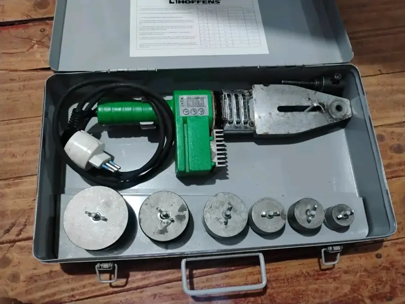 Máquina soldadora de tubos Linoffens con accesorios