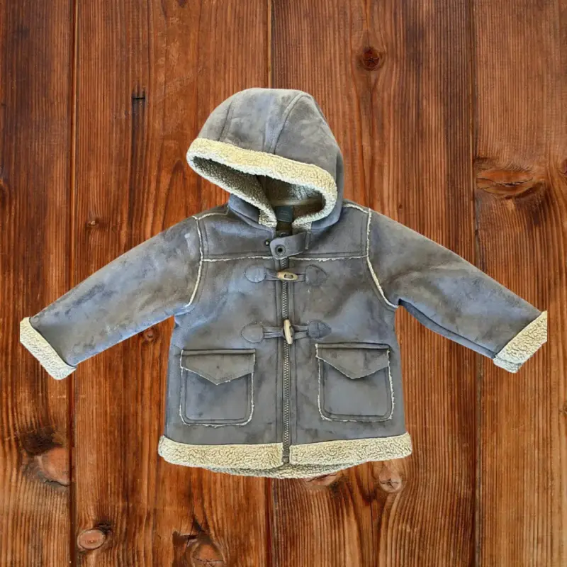 Abrigo de invierno para niño con capucha