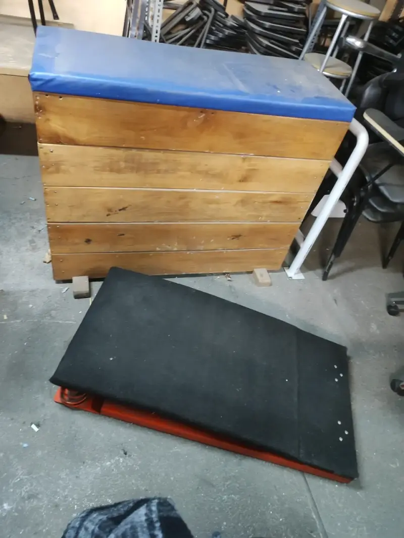 Cajon de salto y trampolin de salto - 3