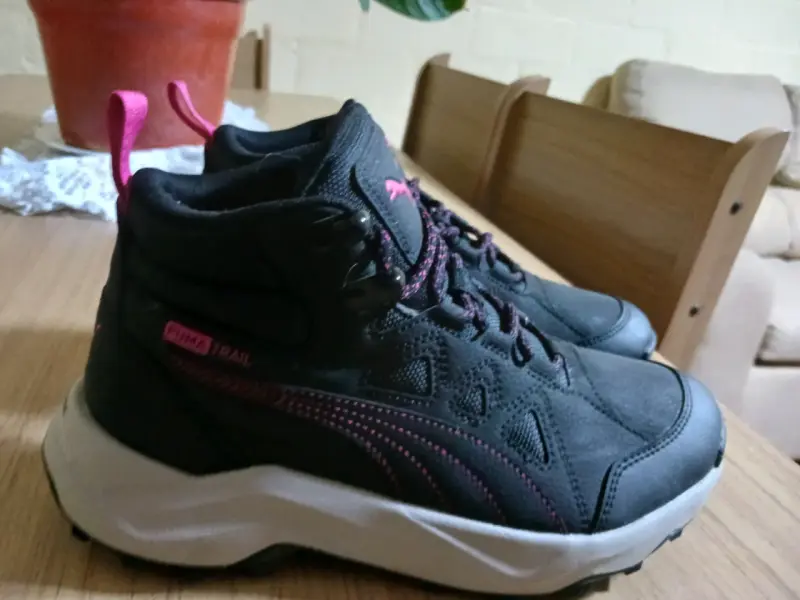 Zapatillas de trekking Puma Trail negras y rosadas - 9