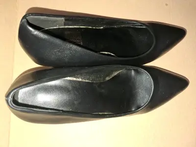 Zapatos de Tacón Negro Clásicos para Mujer - miniatura 1