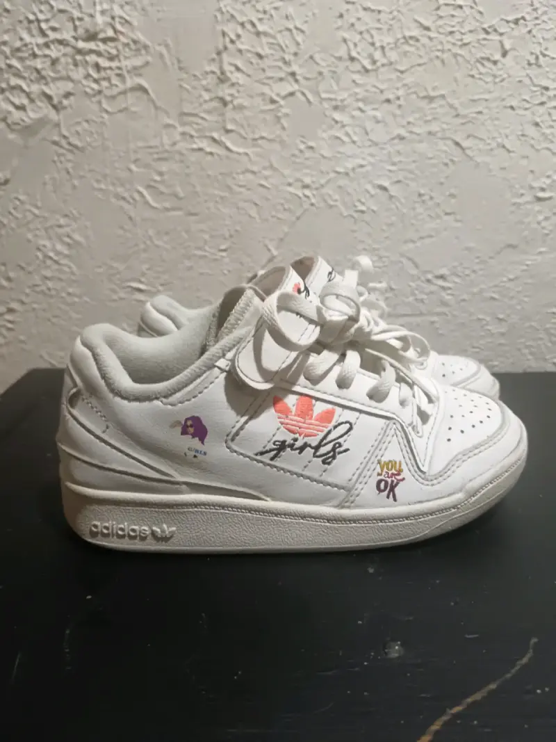 Zapatillas blancas Adidas Friends para niñas - 2
