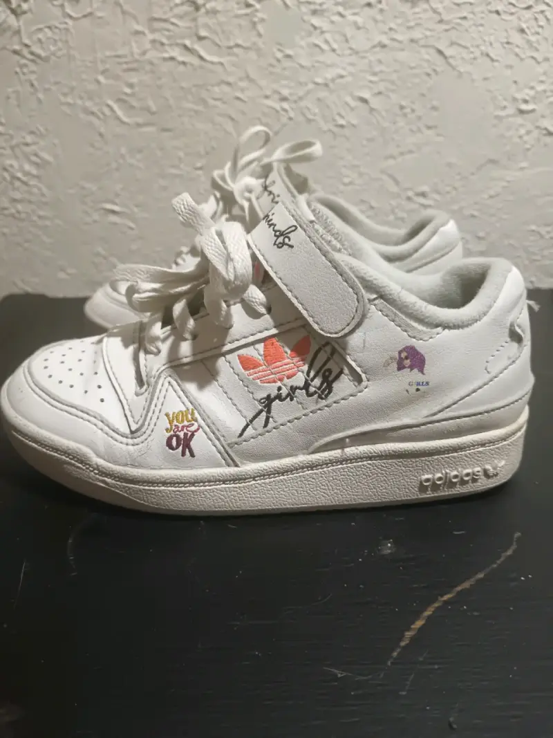 Zapatillas blancas Adidas Friends para niñas - 3