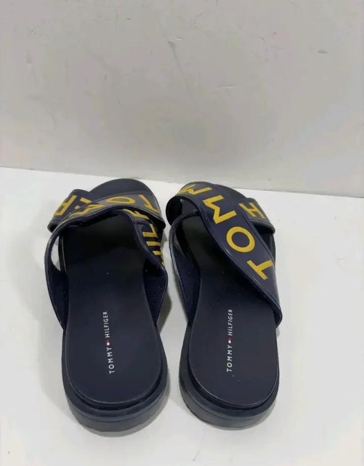 Sandalias Tommy Hilfiger azul con letras amarillas - 3