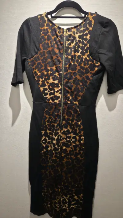 Vestido ajustado con estampado animal print - miniatura 3