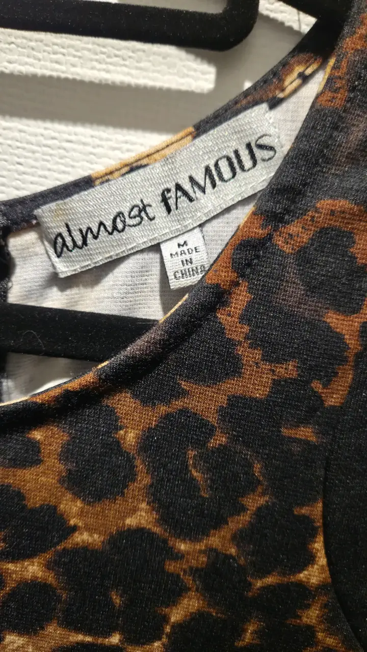 Vestido ajustado con estampado animal print - 4