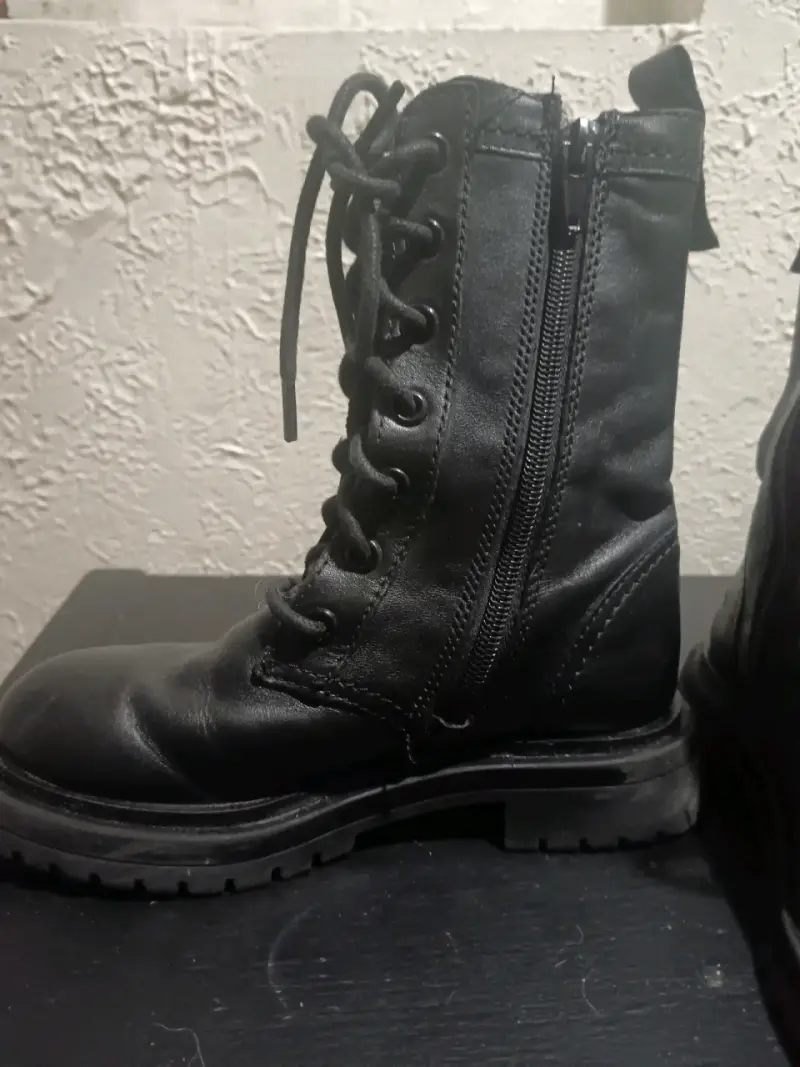 Botas de cuero negro con cierre lateral - 4
