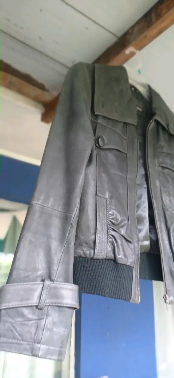 Chaqueta de cuero gris Heine para mujer - 1