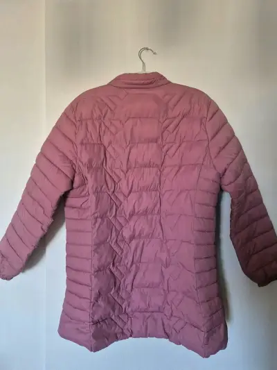 Abrigo acolchado rosa para mujer - miniatura 2