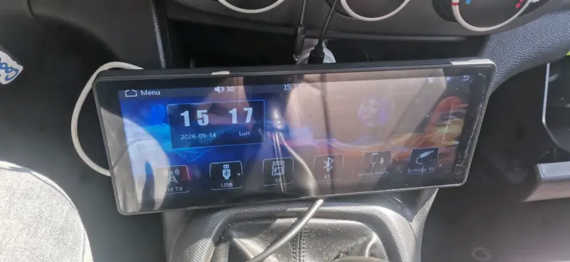 Pantalla táctil para auto con CarPlay y soporte - 2