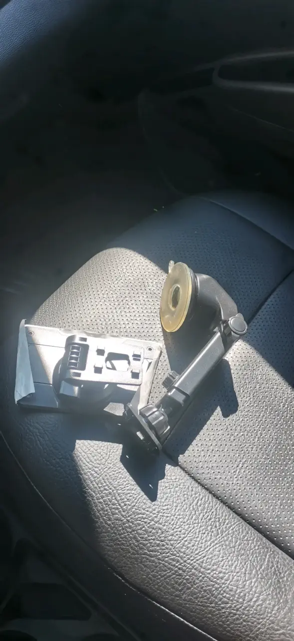 Pantalla táctil para auto con CarPlay y soporte - 3