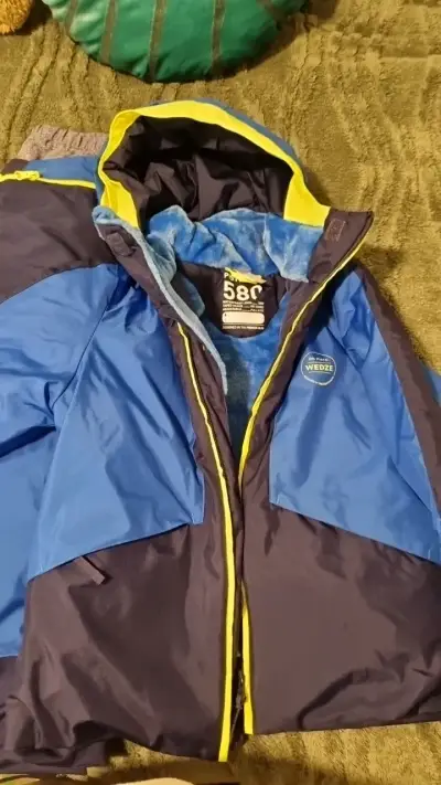 Traje de nieve infantil azul con capucha - miniatura 2