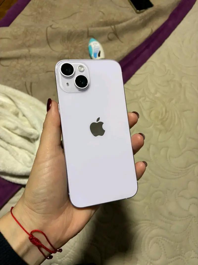iPhone 14 128GB color púrpura en buen estado - 2