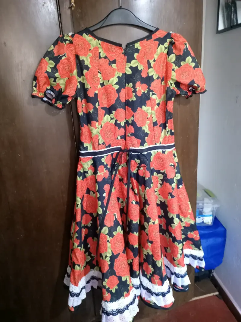 Vestido floral vintage con encaje - 1